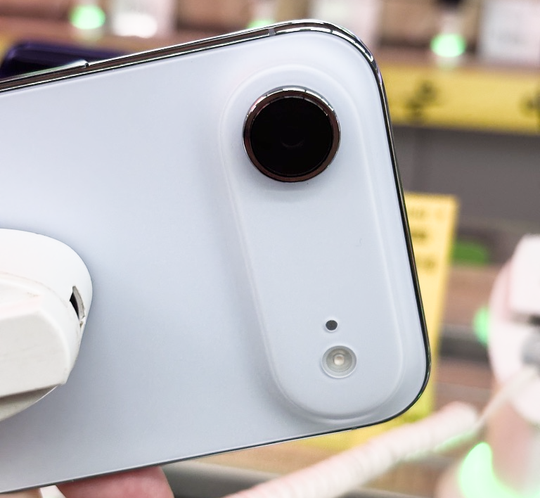 Постачальник Apple вперше публічно натякнув на складний iPhone. Фото Адмін Гік https://www.uitech.com.ua/