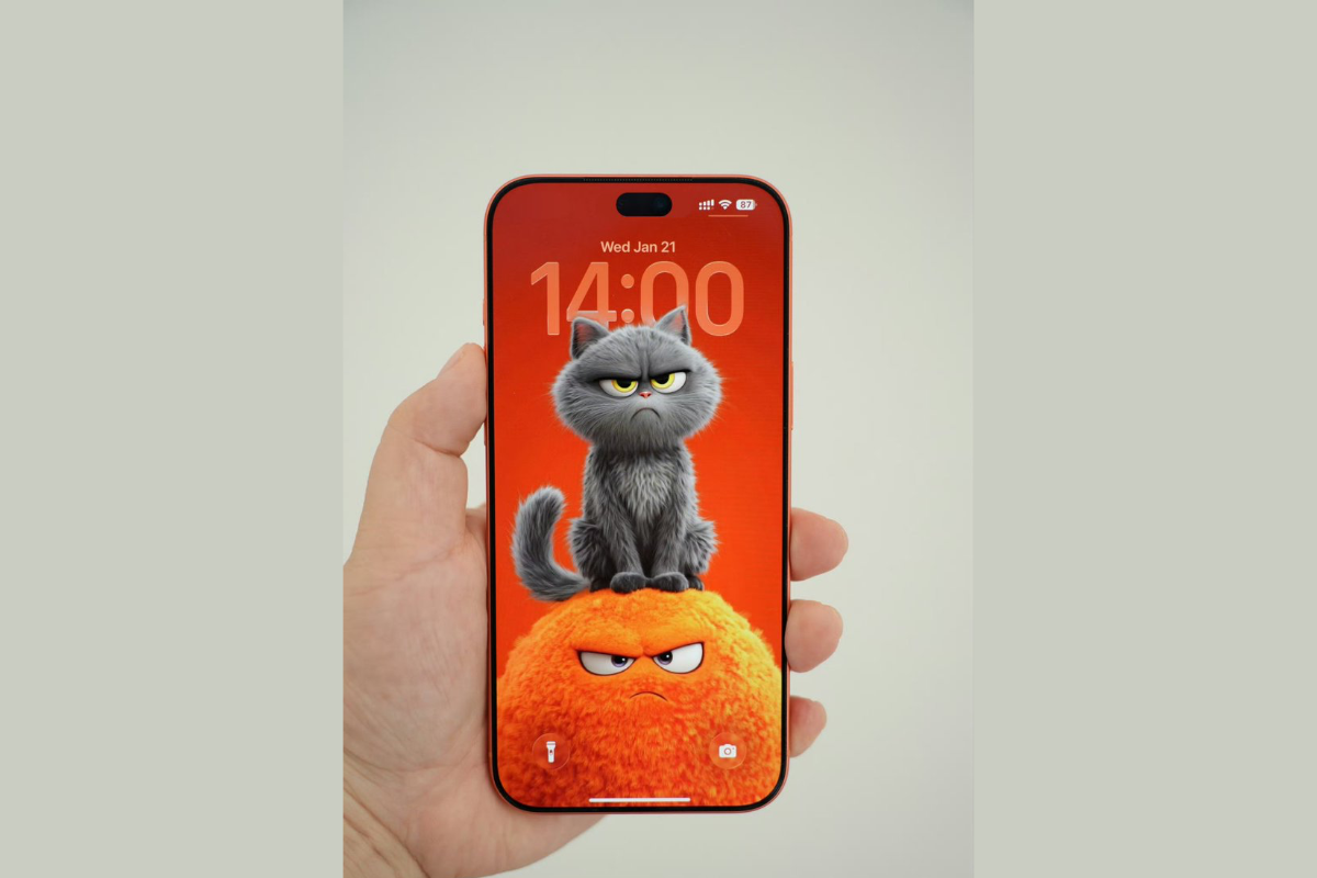 iPhone 18: первые живые фото дисплея и конец эпохи большого «острова»