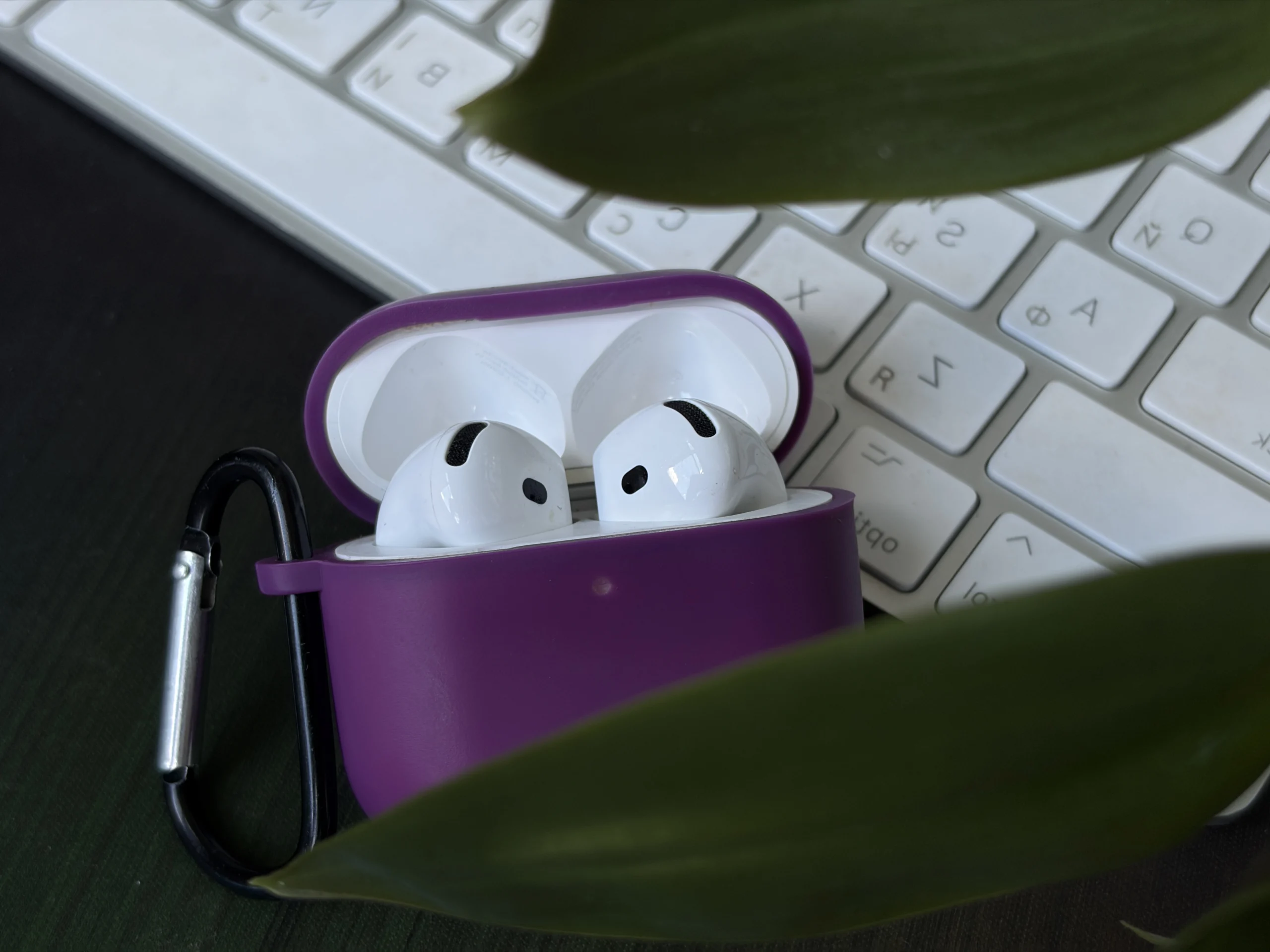 AirPods 4 after several months of use: great sound, but my head is killing me 4 AirPods 4