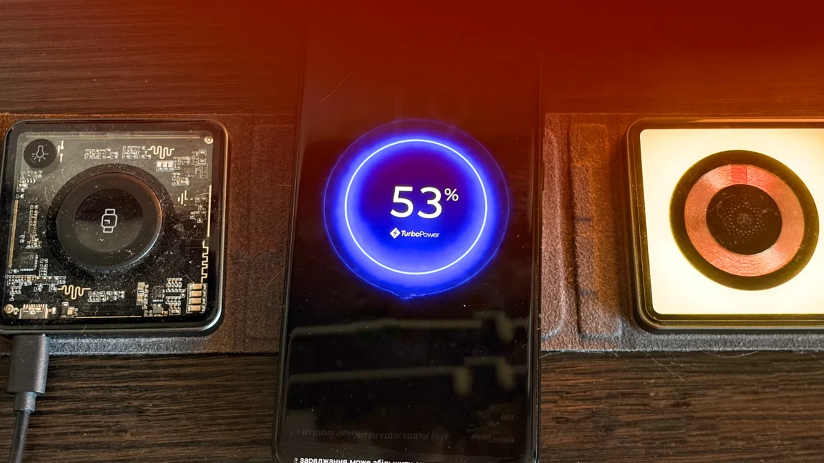 Motorola Signature Experience: Why This Smartphone Made Me Ditch Samsung 10 Wireless charging feature